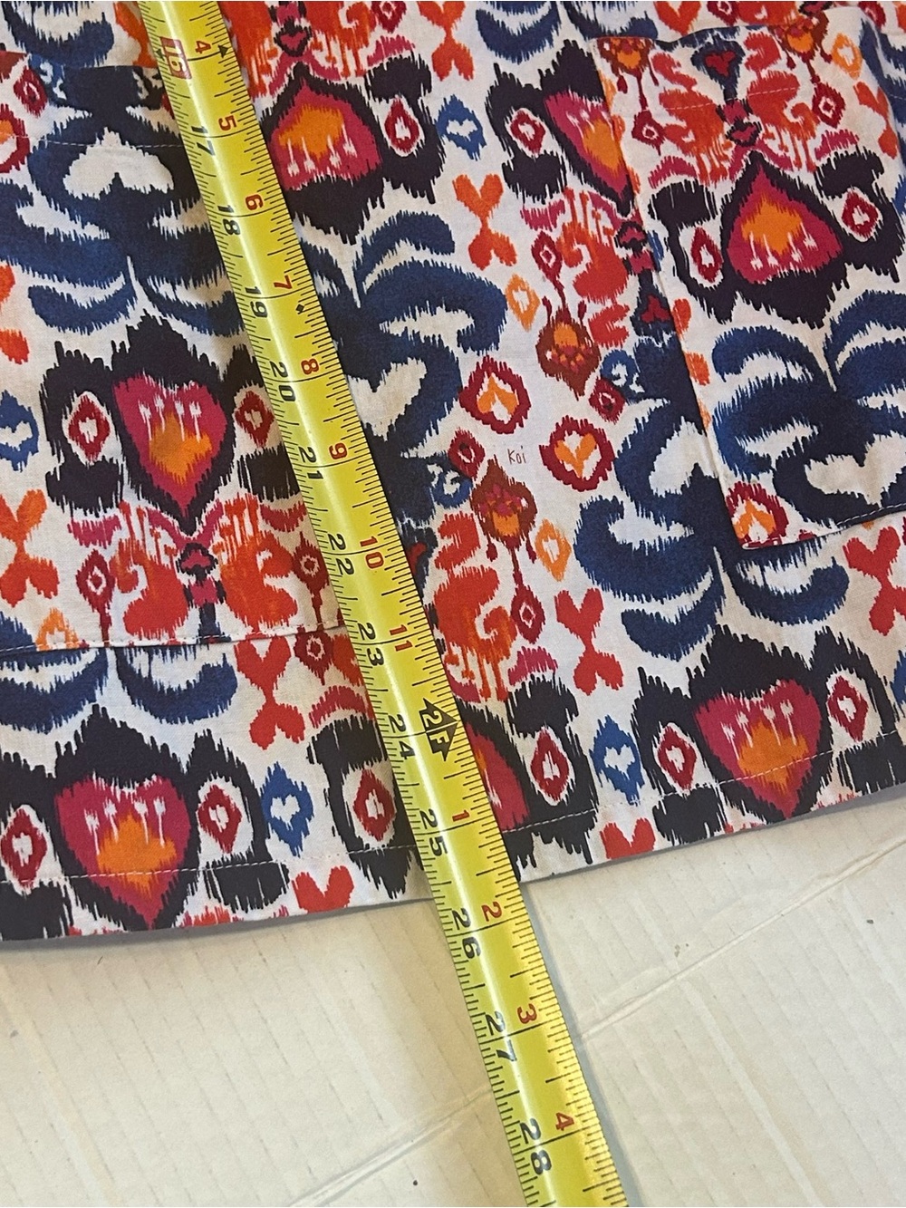 Koi Scrub Top Colorful Orange Multi V-neck Side Waist Tie Pockets Sz M - Picture 11 of 11